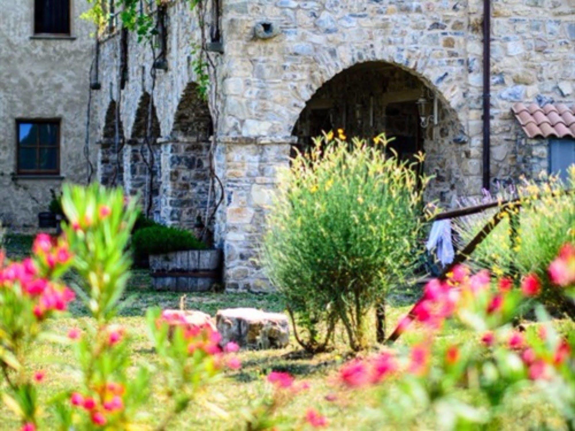 Hotel Podere Conti Filattiera Exteriér fotografie